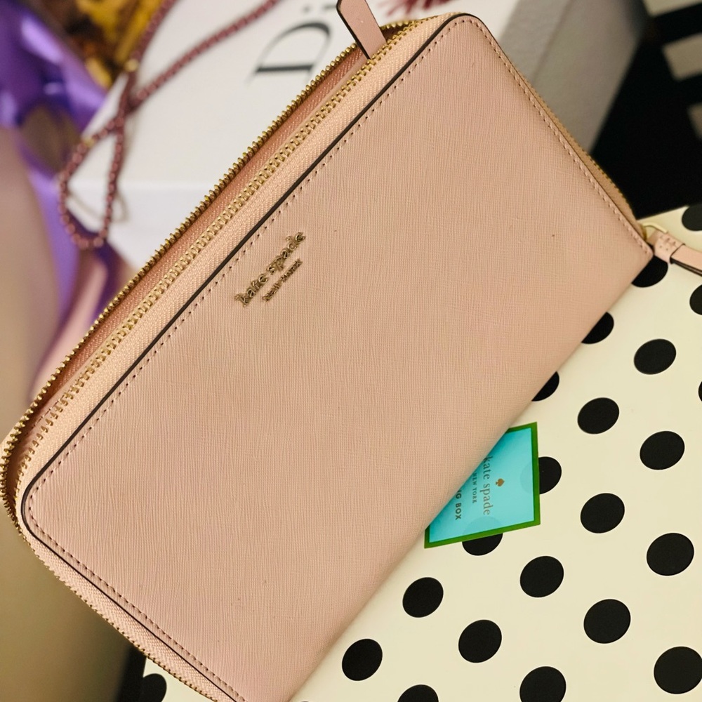 🦩🦩Brand New baby pink Kate Spade Wallet